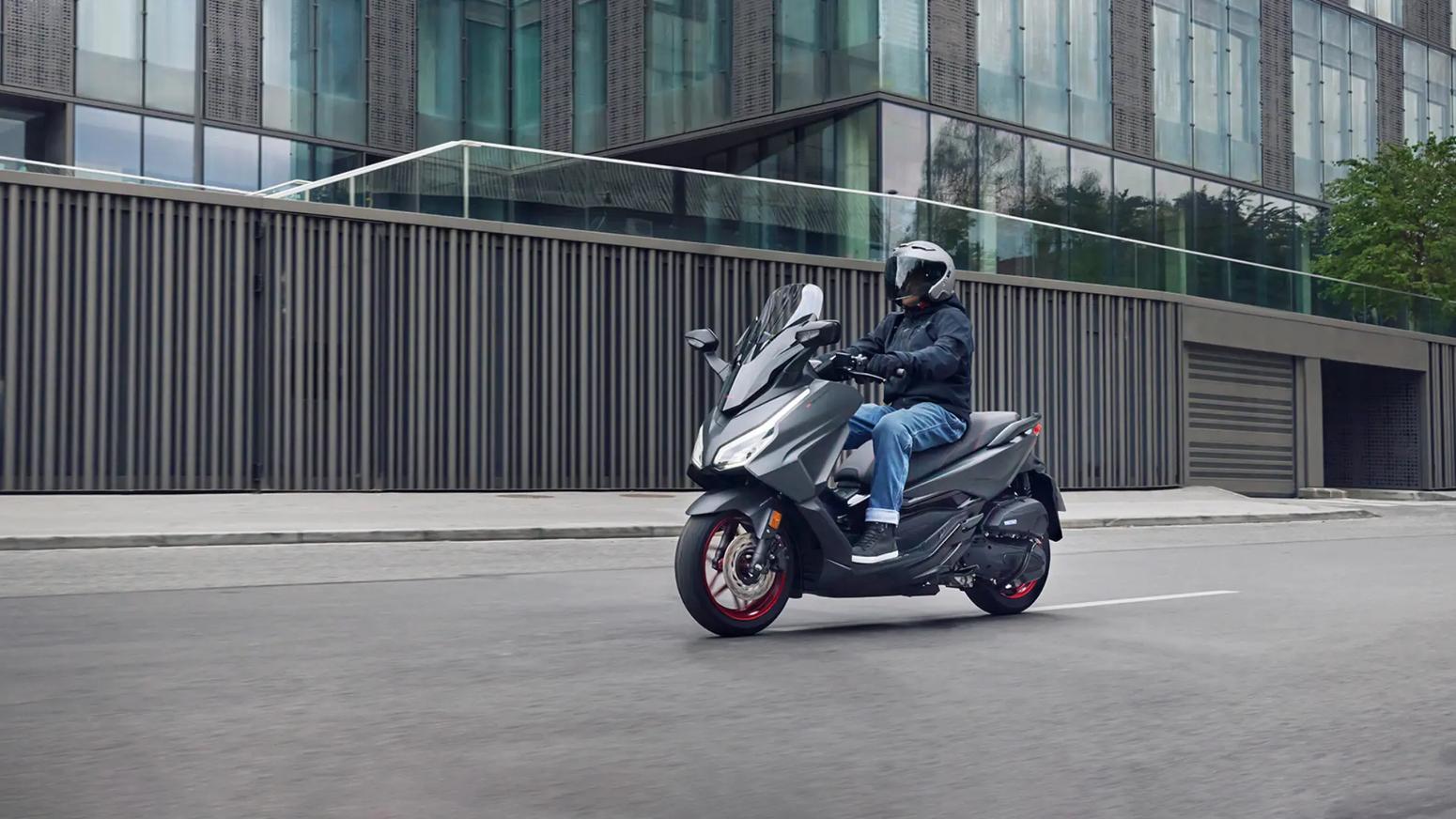 HONDA FORZA 125