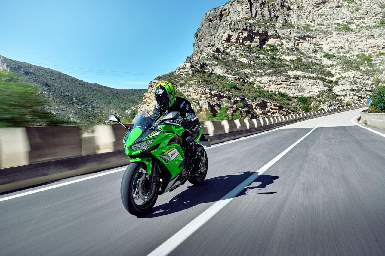 KAWASAKI Ninja 650 2
