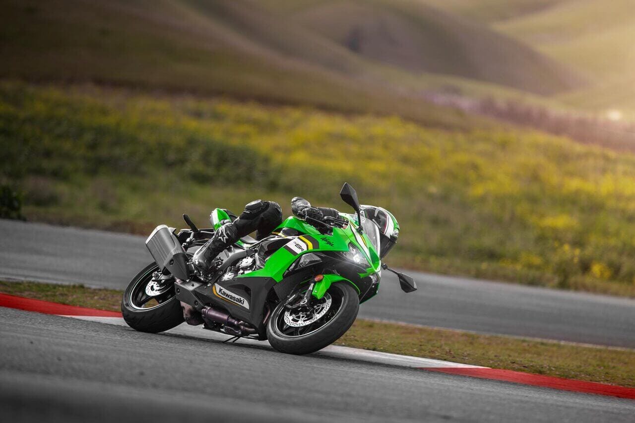 KAWASAKI ZX-6R 4