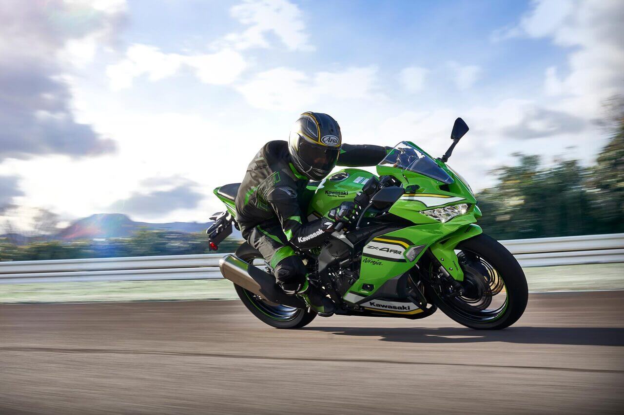 Ninja ZX-4R 11