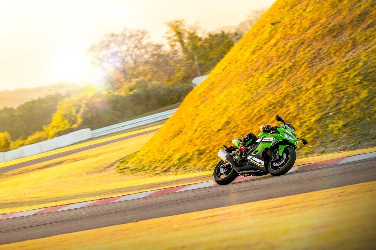 Ninja ZX-4R 6